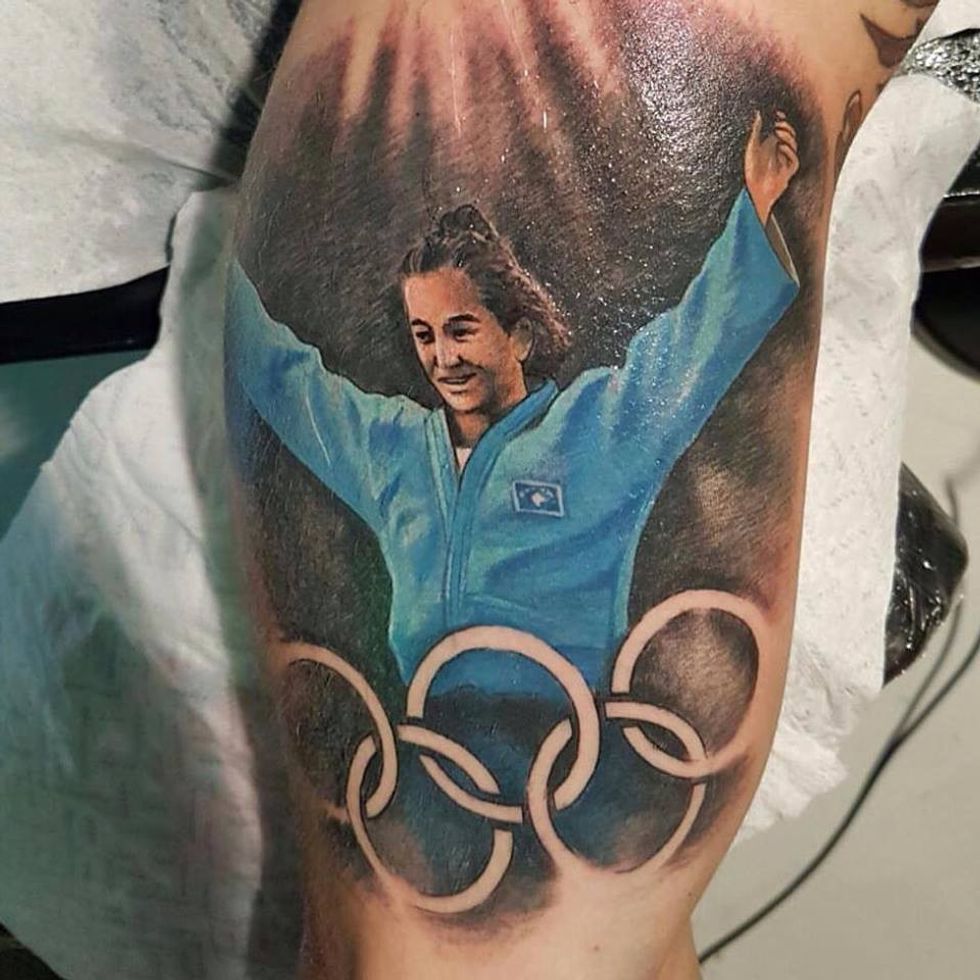 Dedikim i veçantë ben tatuazh portretin e xhudistes Majlinda Kelmendi foto 2