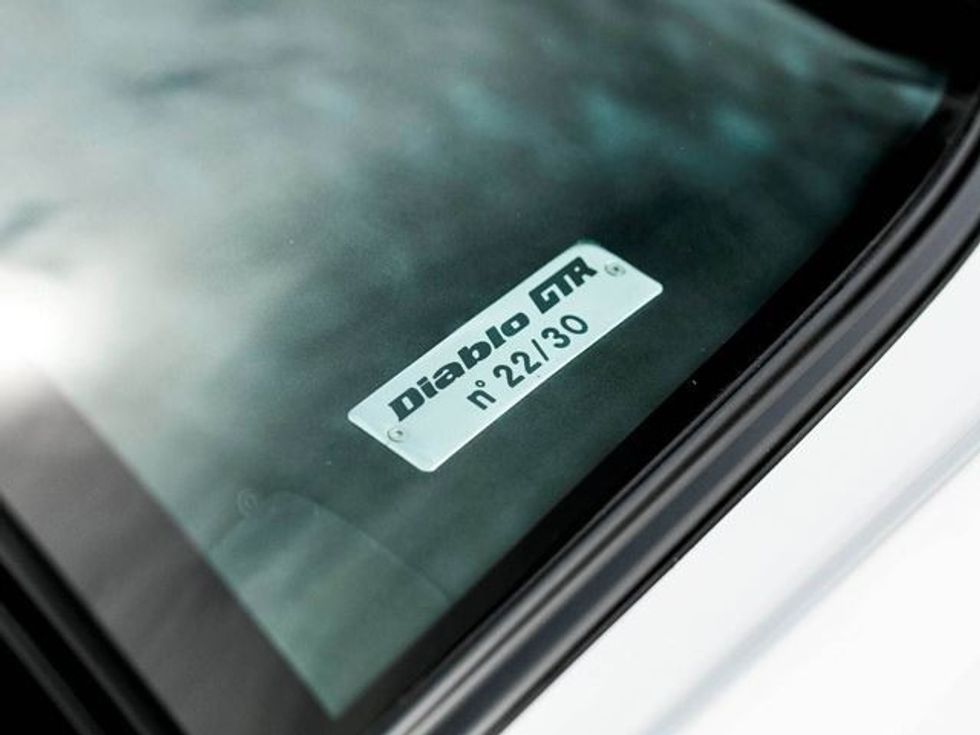 Del në shitje Lamborghini Diablo që i përket koleksionit prej vetëm 30 njësive foto 10