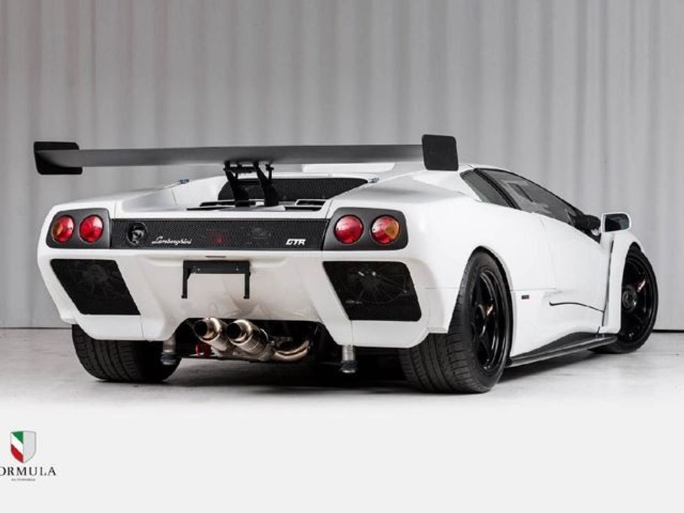 Del në shitje Lamborghini Diablo që i përket koleksionit prej vetëm 30 njësive foto 2