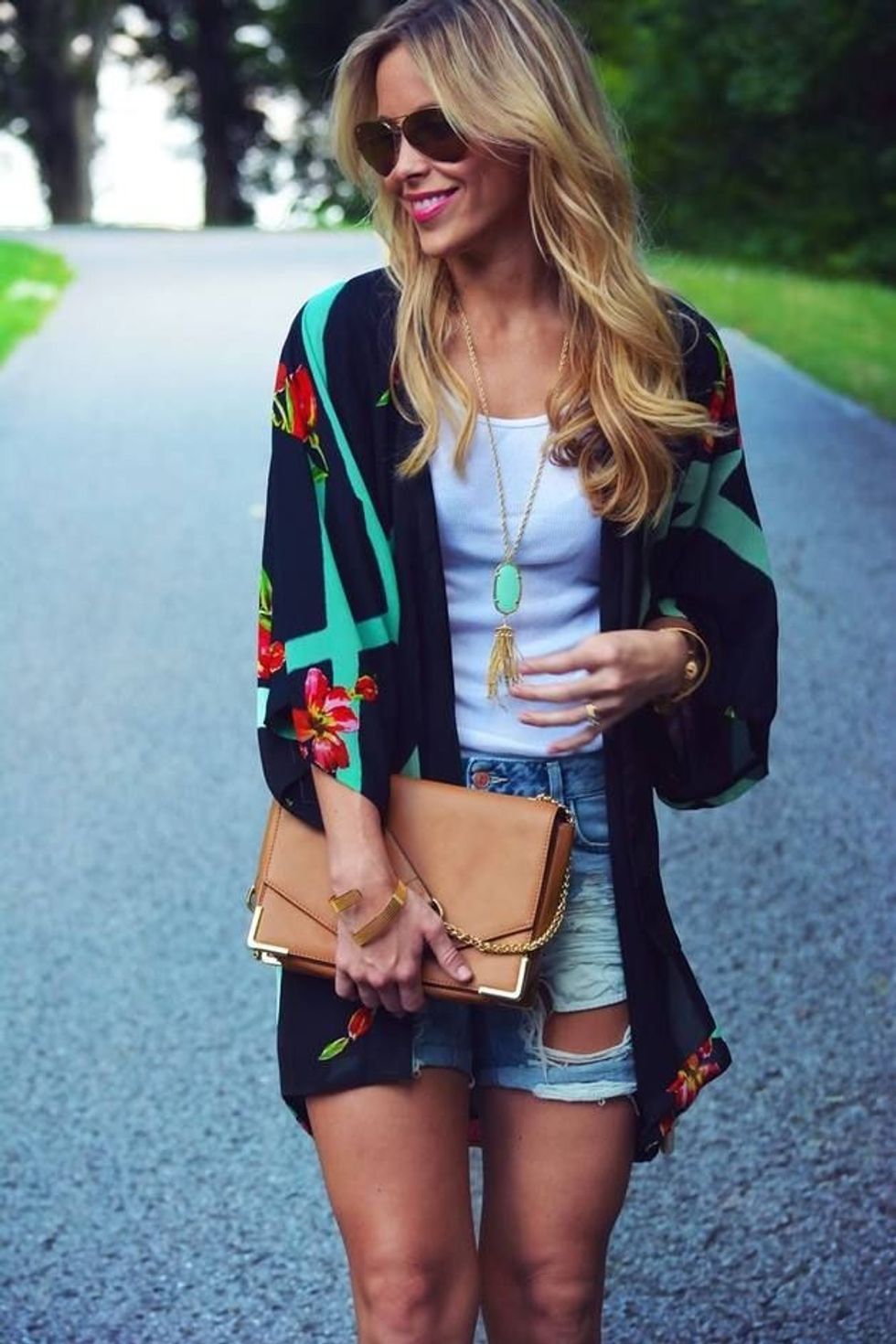 denim-shorts-long-sleeves-looks