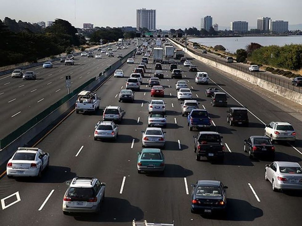 Dënime për shoferët që vozisin ngadalë ne shiritin per ngasje te shpejta foto 3