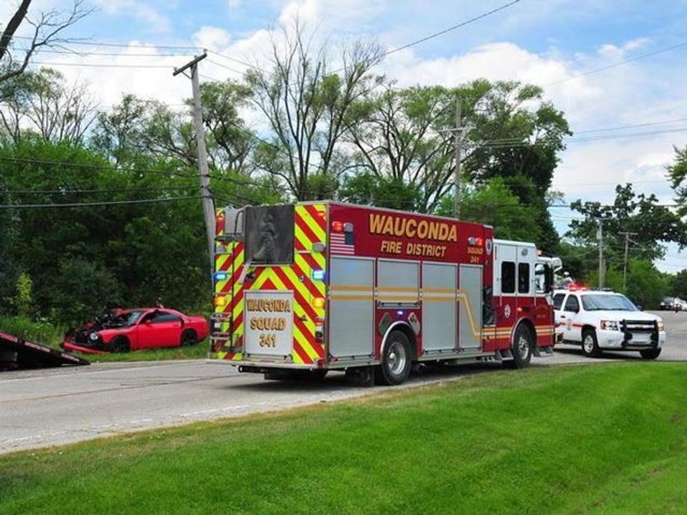 Derisa ikte nga policët shkaktoi aksident përjashta muzeut të veturave foto 2