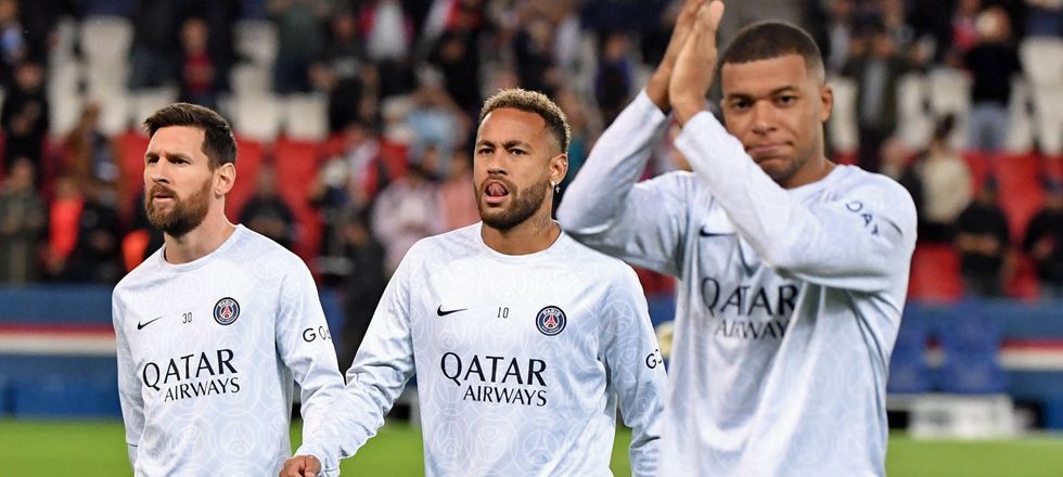 Desktop UK L1 2223 Messi Neymar Mbappe 2 Paris