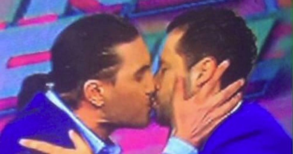 Devi dhe Dori u puthën në emision.