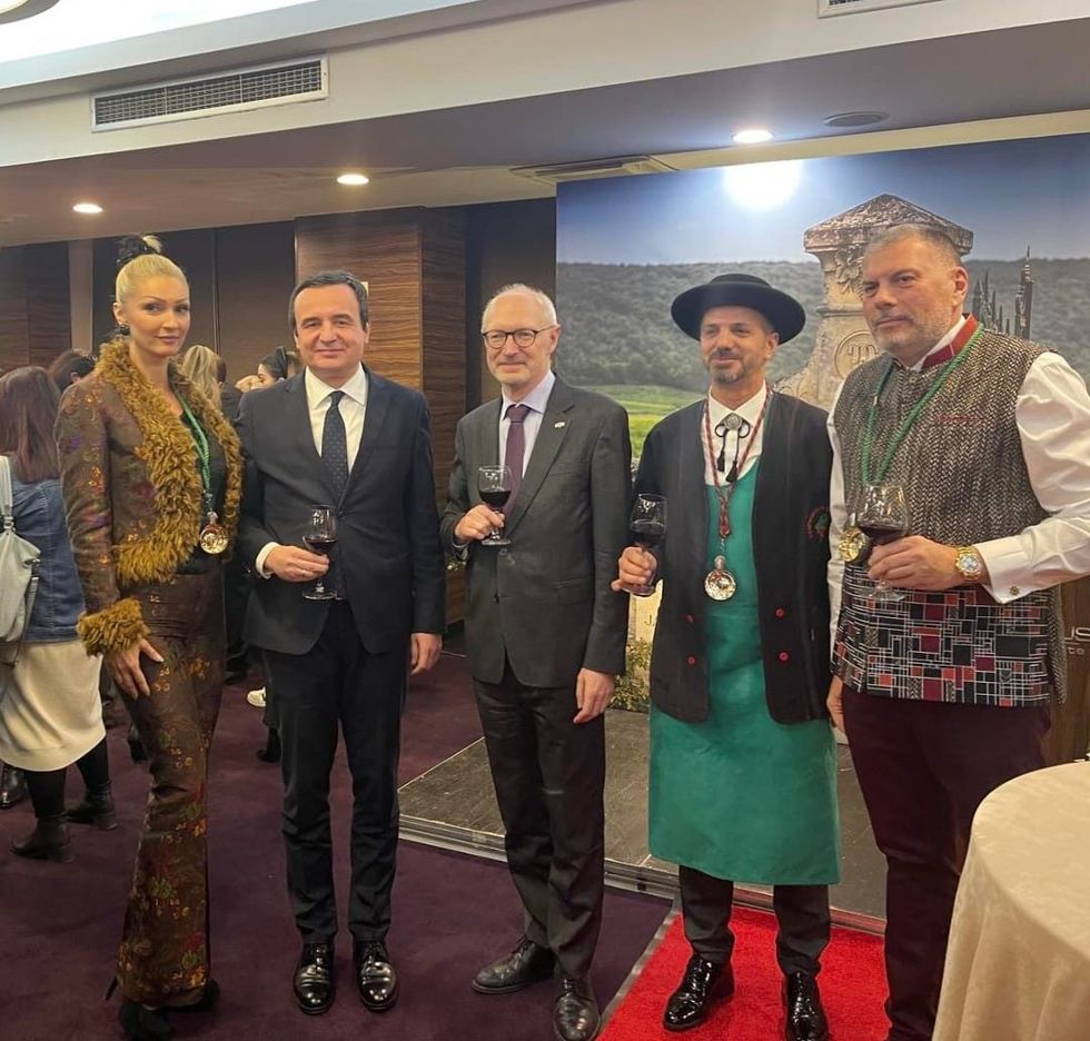 diell7 e1669286527332