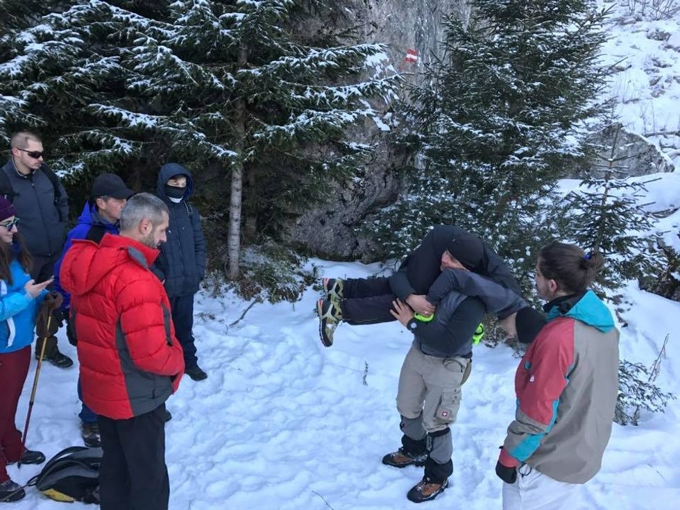 Diplomon gjenerata e parë në Trajtnimin Bazik për Udhërrëfyes Malorë foto 6