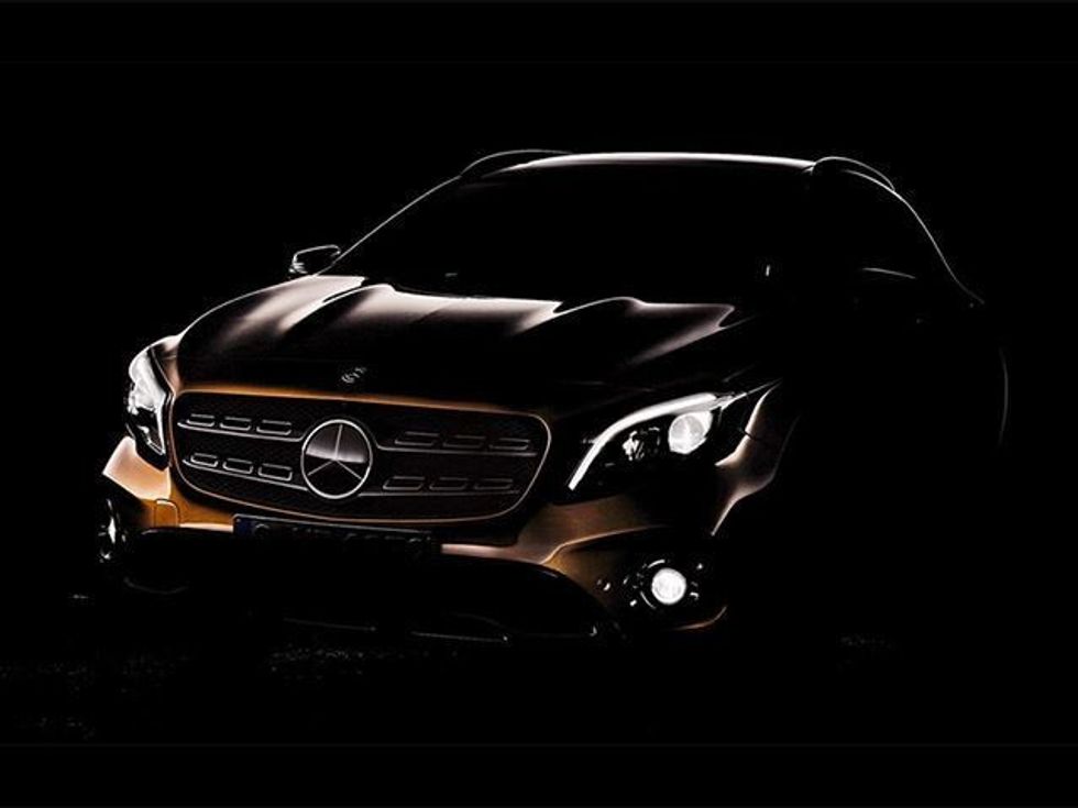 Disa ditë para lansimit Mercedes tregon pjeserisht si duket GLA foto 2