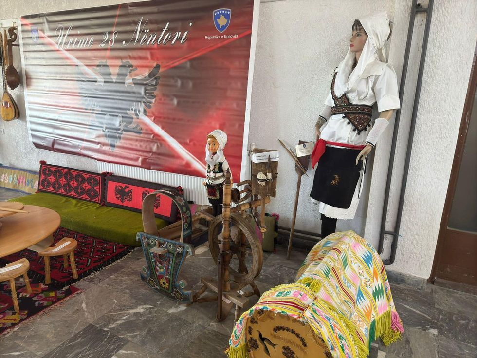 dita e flamurit 28 nentori