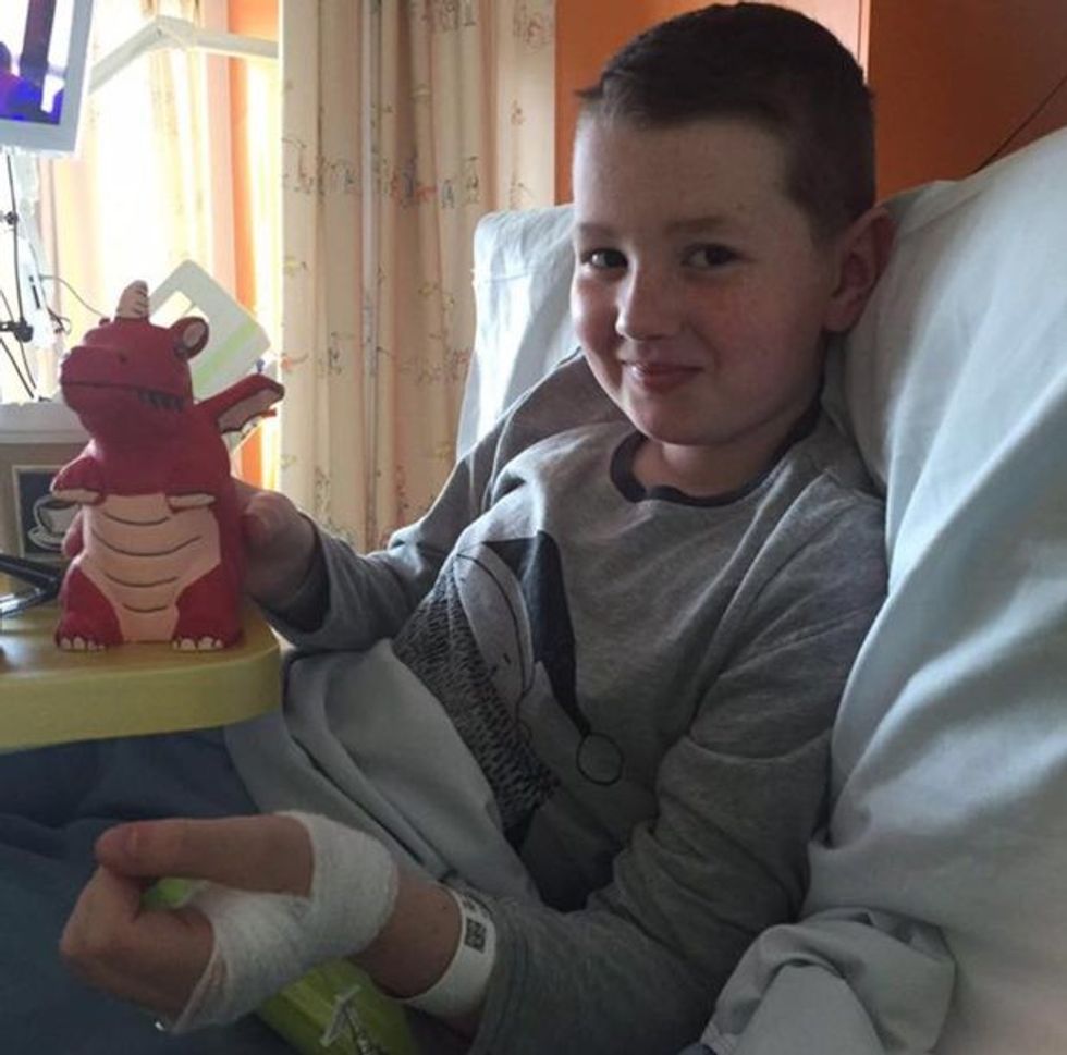 Djaloshi i sëmurë u ndihmua me 180 mijë euro nga dhuruesi anonim foto 2