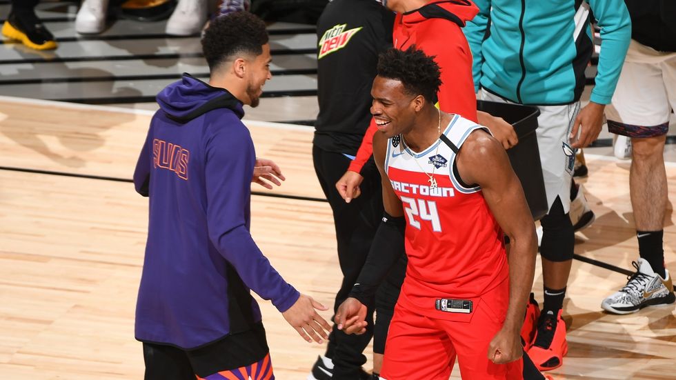 dm 200215 Hield beats Booker three point contest
