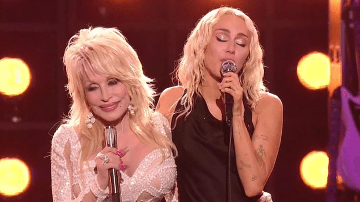 Si u bë Dolly Parton kumbara dhe shoqja e ngushtë e Miley Cyrus