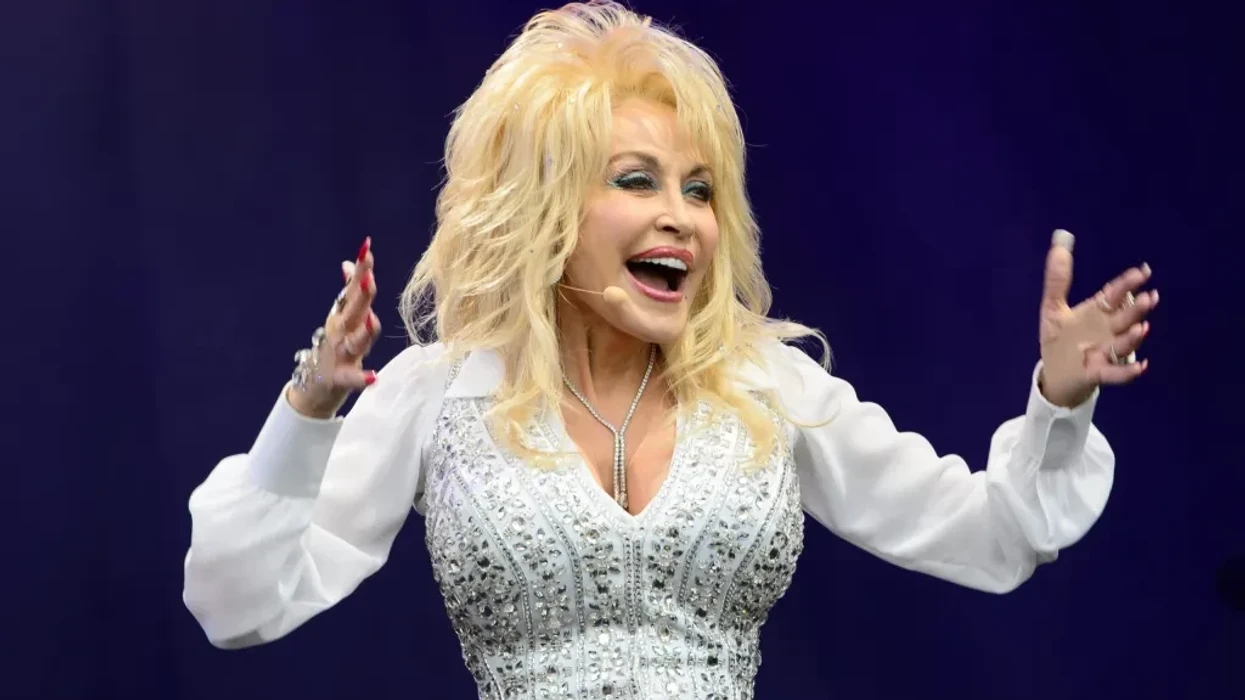 Dolly Parton planifikoi të hapte një kuti misterioze në ditëlindjen e saj të 100-të - ajo përmbante një këngë dhe një detaj nga shtëpia e saj