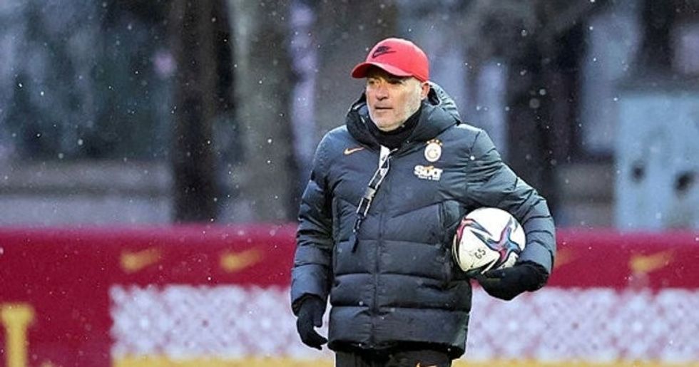 domenec torrent galatasarayda cift idmanla basladi 1642011832913