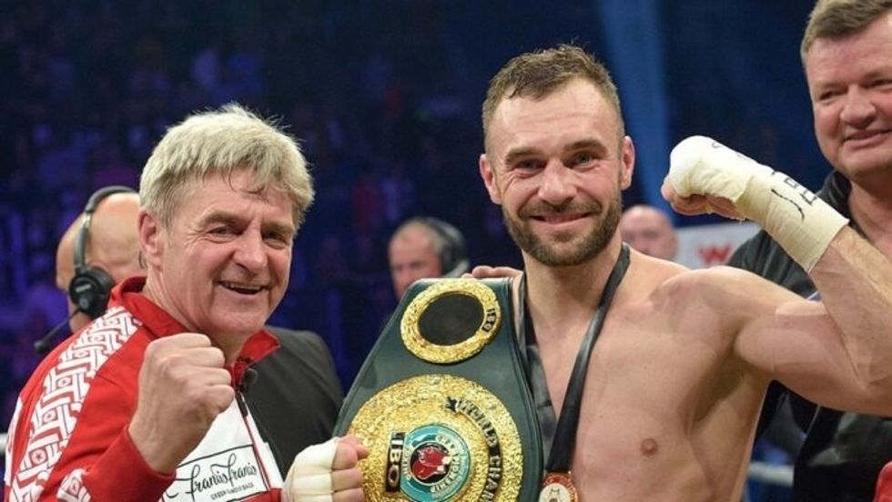 Dominic Brösel mit IBO Belt