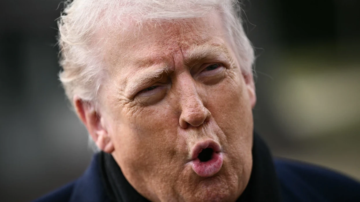 Britania duhet të shpallë pavarësinë nga Amerika ose do të vdesë