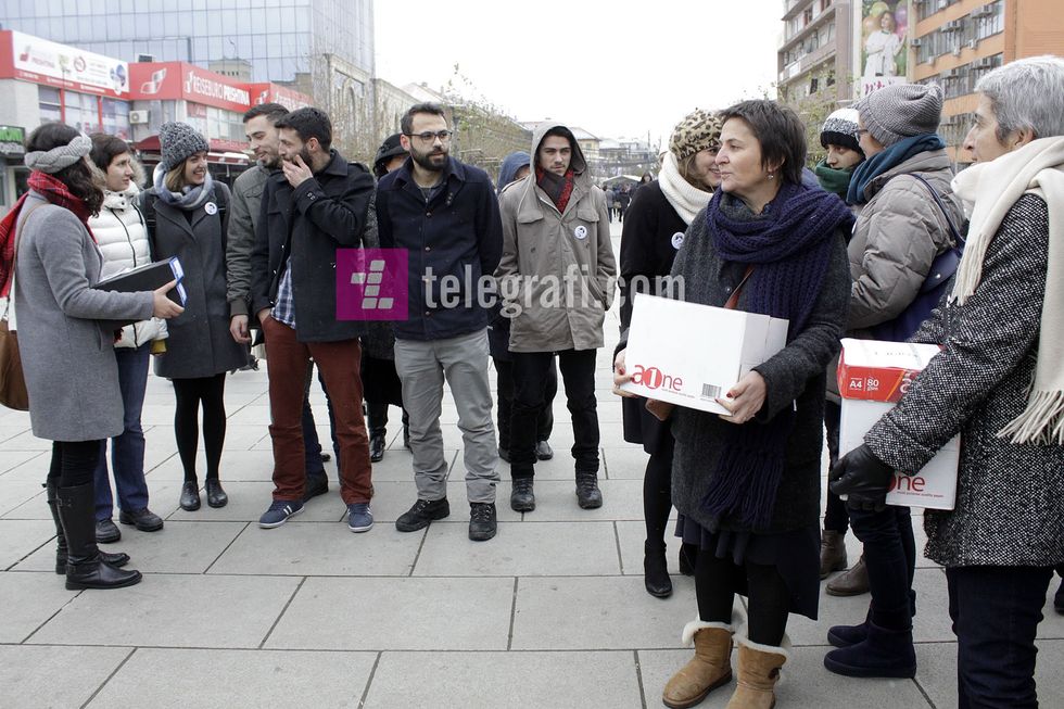 dorzohen-nenshkrimet-e-peticionit-drejtesi-per-astrit-deharin-foto-ridvan-slivova-3