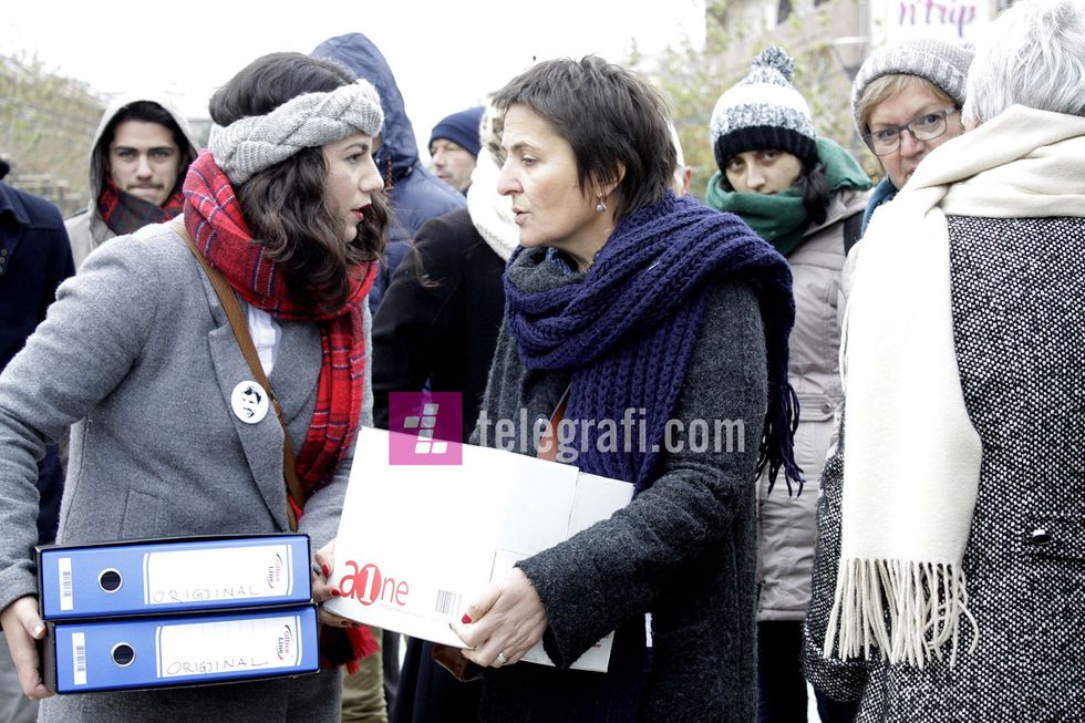 dorzohen-nenshkrimet-e-peticionit-drejtesi-per-astrit-deharin-foto-ridvan-slivova-4