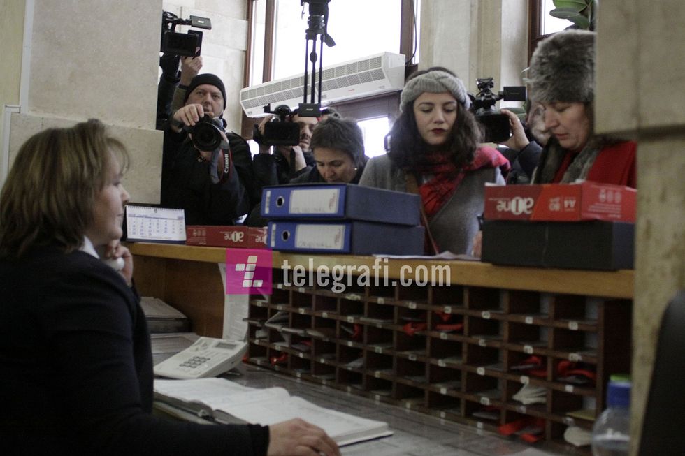 dorzohen-nenshkrimet-e-peticionit-drejtesi-per-astrit-deharin-foto-ridvan-slivova-9