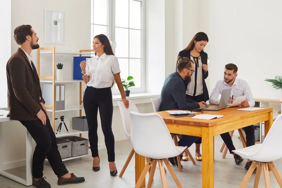 dos and don ts of workplace dress codes 1 1