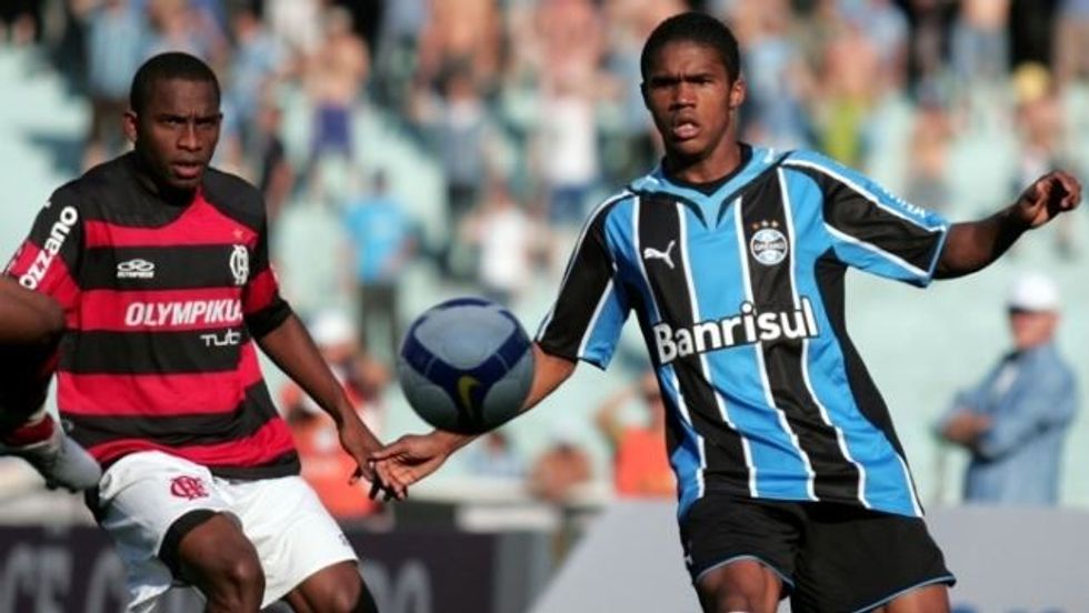 douglas costa 3 maxw 654