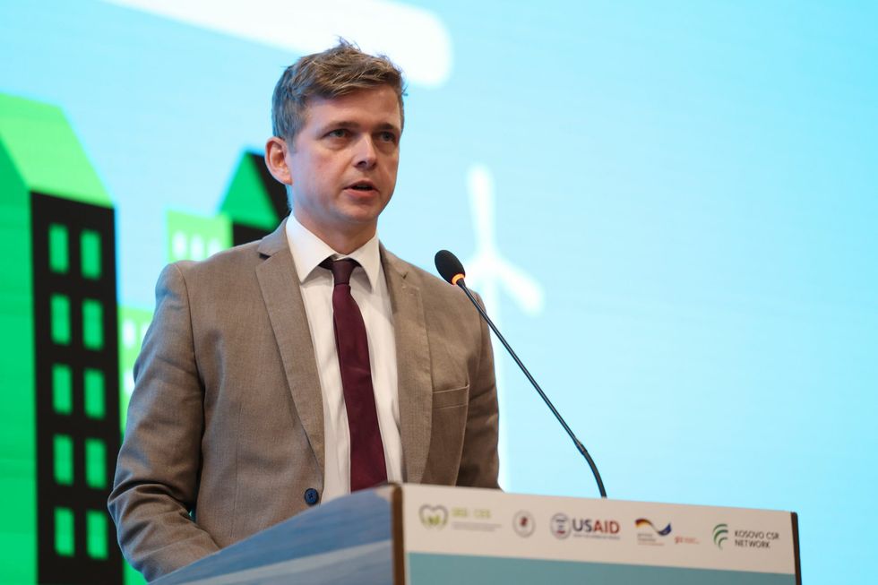 Dr. Sebastian Leuschner Atashe për çështje klimatike në Ambasadën e Gjermanisë në Kosovë 1 scaled