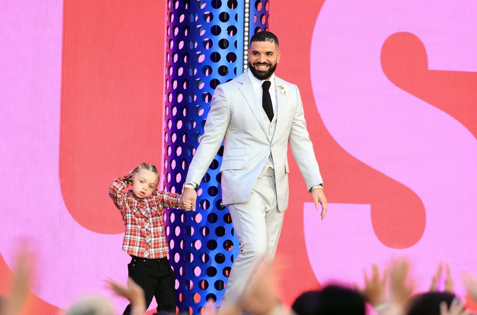 Drake and son Adonis 2021 bbma award stage billboard 1548 1621822658 compressed