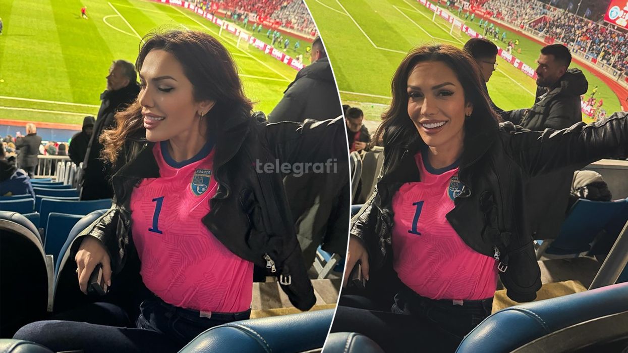 Drenusha Latifi merr vëmendjen në tribunat e ndeshjes Kosovë-Turqi, ndërsa bën tifo për Kombëtaren e vendit Drenusha Latifi merr vëmendjen në tribunat e ndeshjes Kosovë-Turqi, ndërsa bën tifo për Kombëtaren e vendit