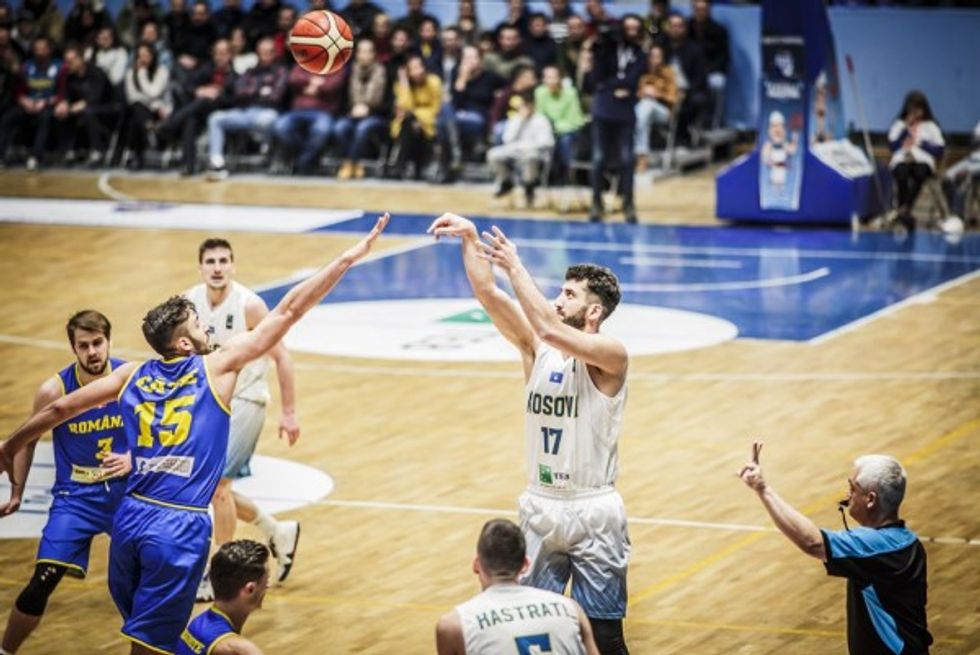 Drilon Hajrizi shooting a three pointer KosovoRomania feb2019