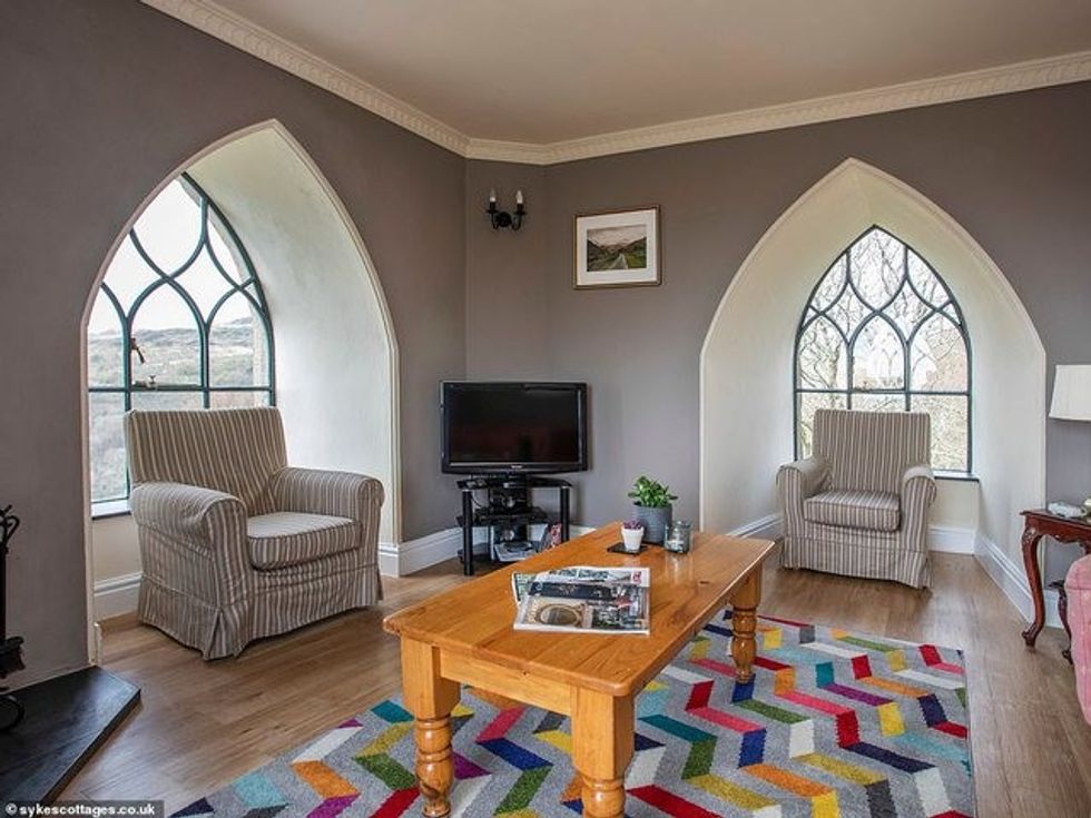 Dritaret me hark te zbukuruar