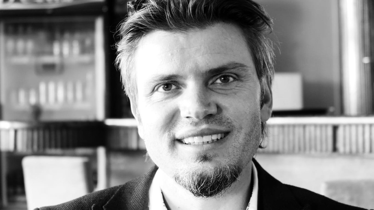 Para inteligjencës artificiale vjen lidershipi: Themeli i transformimit strategjik