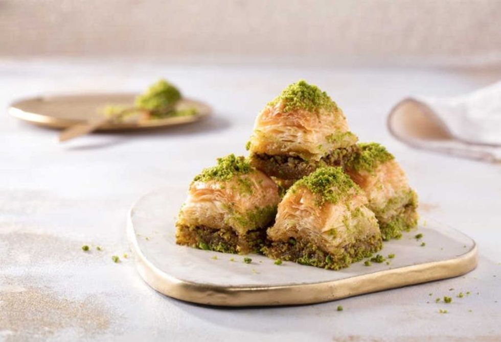 dry long lasting baklava with pistachio 2 1
