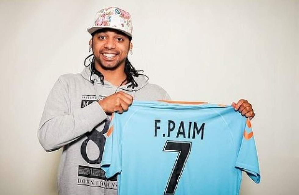 dt.common.streams.StreamServer 2 1