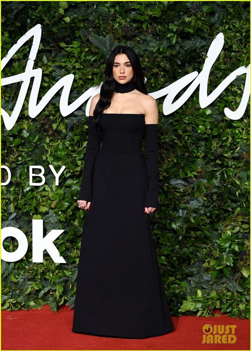 dua lipa charli xcx the fashion awards 2021 01