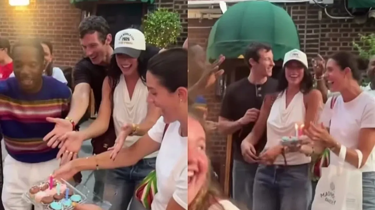 Dua Lipa dhe Callum Turner befasuan një kliente në një restorant në New York - i kënduan me entuziazëm një këngë ditëlindjeje Dua Lipa dhe Callum Turner befasuan një kliente në një restorant në New York - i kënduan me entuziazëm një këngë ditëlindjeje