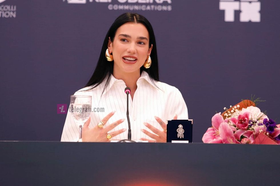 Dua Lipa Sunny Hill 2022 konferenca