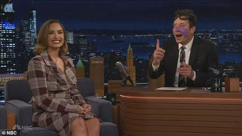 “Dua që kjo të mos ndihet si punë”, tha Demi ndërsa zbuloi se nuk do të këndojë në dasmën e saj.