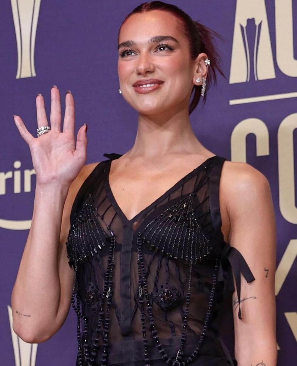 dualipa 1716102809 3371237171237374790 12331195