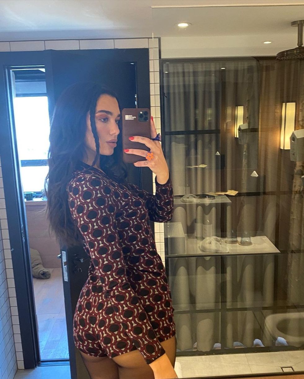 dualipa 175791819 490887182353461 5580181302854303539 n