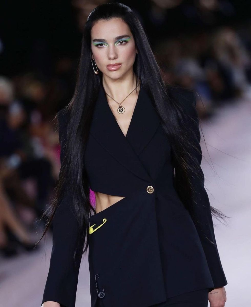 dualipa 242771958 167431398874693 2261413797613117150 n
