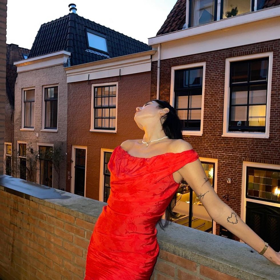 dualipa 247729661 1271622336636833 5427845128213034286 n