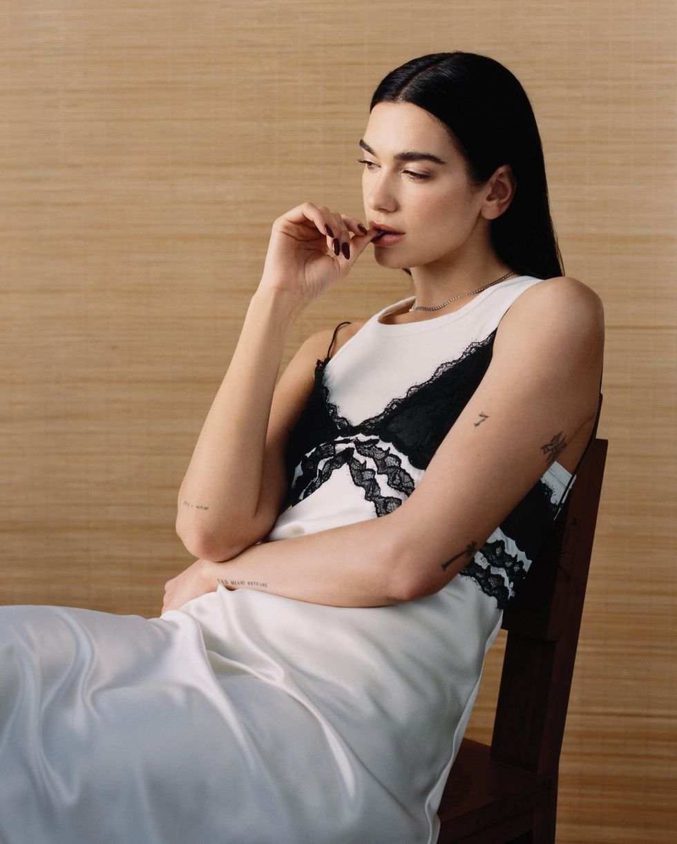 dualipa 278524855 5032647810103794 426820885405981928 n