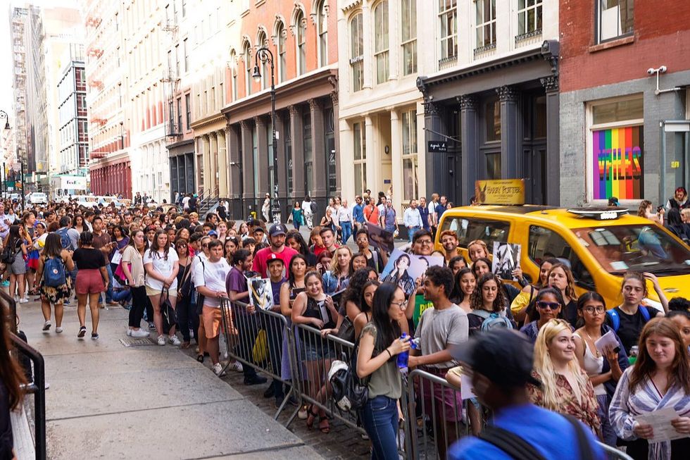 dualipa 36085433 450534168745212 7825400936951447552 n 1