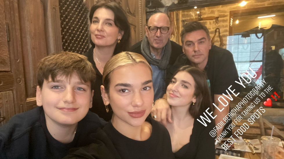 dualipa 79601165 457454411607573 8216934126111389244 n e1577479059906
