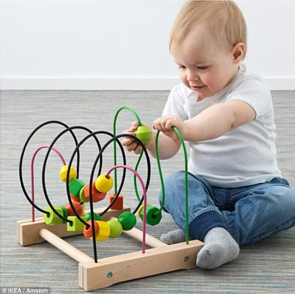 Dyshuan se në çantë ka bombë Policia zbuloi se ishte nje loje femijesh foto 3