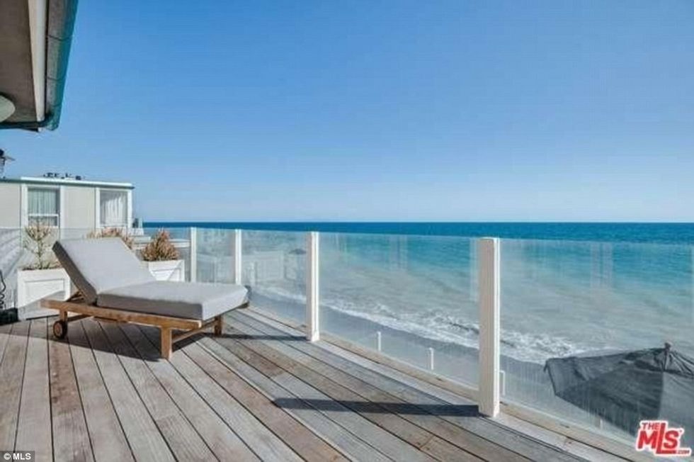 E bleu për 1.6 milionë dollarë, do ta shesë për 10.95 milionë dollarë.