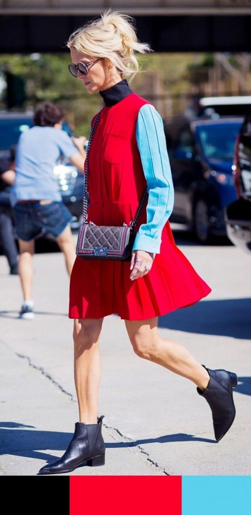 E zezë + e kuqe + bojëqielli