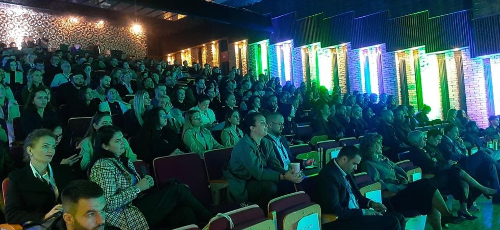 e28d72fe c07d 4abb 94bf 25a5ac8bdd21