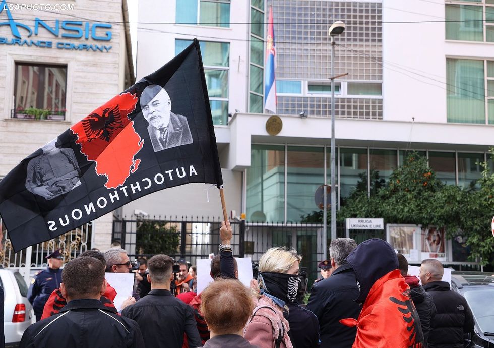 e2fec83e 2c07 4125 bf30 5e8c8b4321f1 1