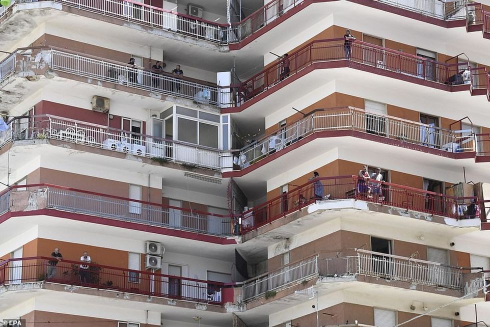 e3