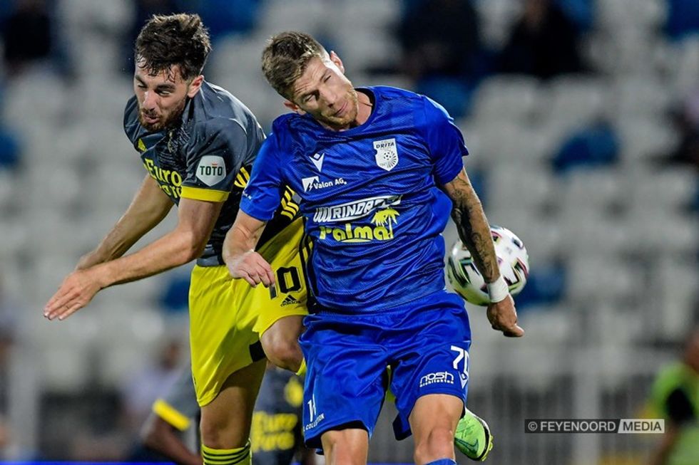 e41a825700914c046652314e1c3ee633 740 493 canvas color000001 feyMediaBlackWhite